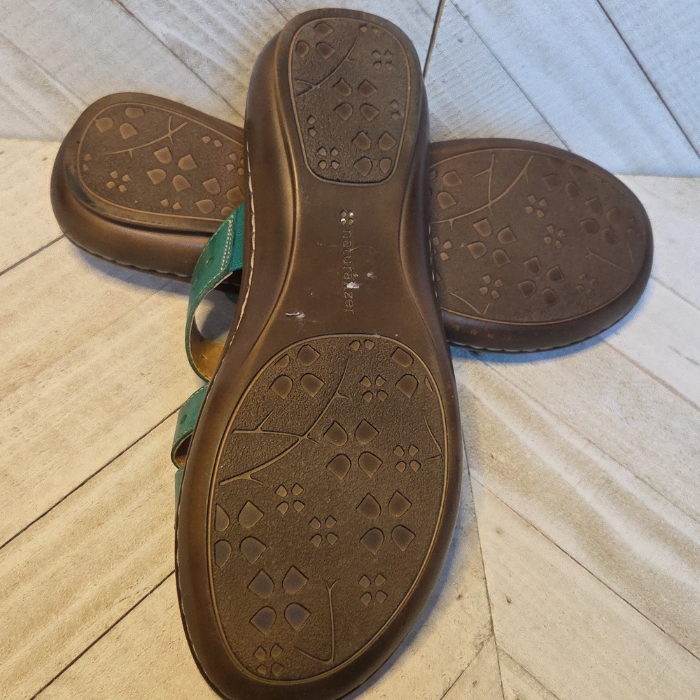 Naturalizer N5 Comfort Thong Sandals Green Teal Floral Embellishments Slip On - Picture 6 of 9
